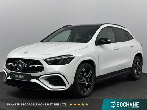 Mercedes-Benz GLA-klasse 200 AMG Line | Panoramadak | Burmester Audio | 19"Velgen |