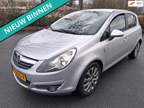 Opel Corsa 1.2-16V '111' Edition LEUKE AUTO MET AUTOMAAT KOOPJE