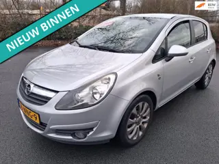 Opel Corsa 1.2-16V '111' Edition LEUKE AUTO MET AUTOMAAT KOOPJE