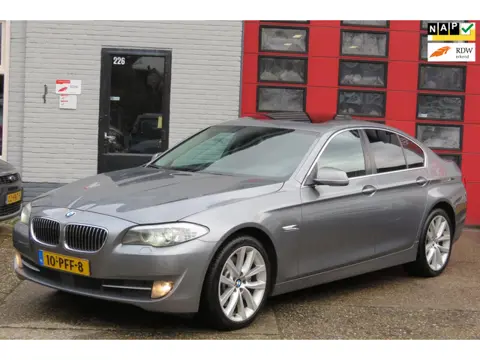 BMW 5-serie 528i High Executive , Leder , Nieuwe APK