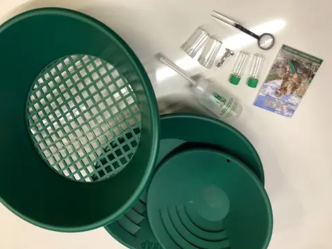 Goudpannen Set 2 pan 1zeef voor met sluicebox Metaaldetector