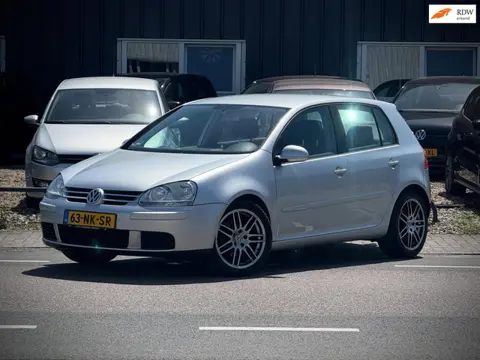 Volkswagen Golf 1.6 FSI Sportline