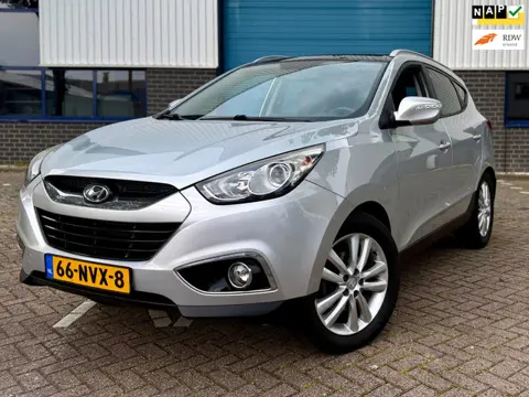 Hyundai Ix35 2.0i i-Catcher * PANORAMA * APPLE CARPLAY * STOELVERWARMING * ACHTERUITRIJCAMERA * NAP 