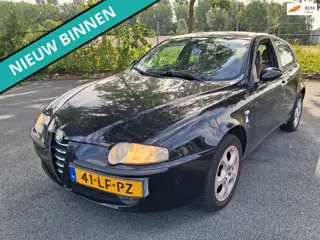 Alfa Romeo 147 1.6 T.Spark Edizione Limitata LEUKE AUTO ZO WEG PRIJSJE