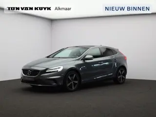 Volvo V40 T3 152PK Polar+ Sport / Trekhaak / Panoramisch Dak / DAB+ / Verwarmbare Voorruit / Leder/N