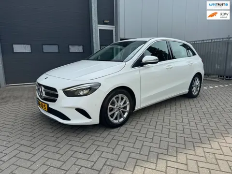 Mercedes-Benz B-klasse 220 4MATIC 4WD Premium, LED, Navi, Camera, Etc.