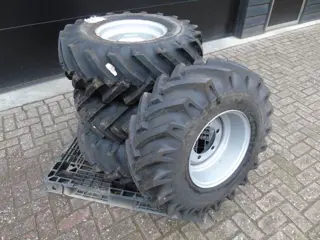 Manitou Merlo Bobcat Liebherr grondbak mast werktuigen