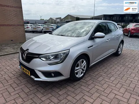 Renault MEGANE 1.5 Blue dCi Zen, PDC, Marge, Apple Carplay, Euro 6,