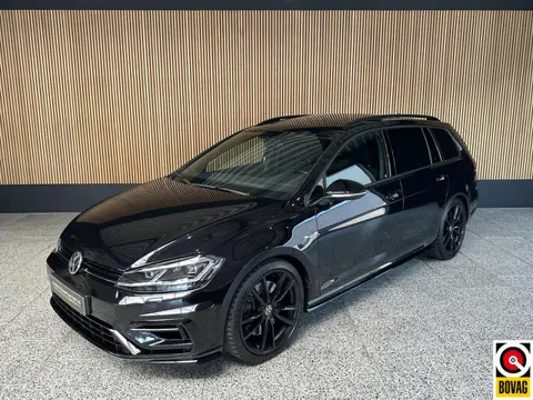 Volkswagen Golf 2.0 TSI 4Motion R 300 PK Schuif/kantel dak | Carplay | Camera | Trekhaak