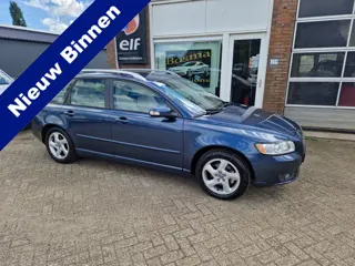 Volvo V50 2.0i "Edition II" Leder - Cruise - Airco - Stoelverwarming - Trekhaak -