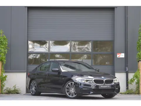 BMW 5 Serie 520i High Executive M-Sport Schuif/kantel dak | Head up | Memory Seats | stoelverwarming