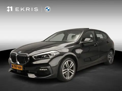 BMW 1 Serie 5-deurs 118i | LED | Leder | HUD | Schuifdak | Active cruise | Stoelverwarming | DAB | H
