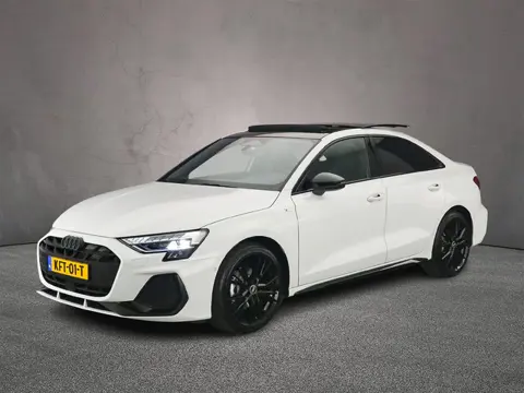 Audi A3 Limousine 35 TFSI S edition | Panorama Dak | Adaptieve Cruise | SONOS Audio | Ambient Light 