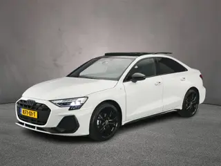 Audi A3 Limousine 35 TFSI S edition | Panorama Dak | Adaptieve Cruise | SONOS Audio | Ambient Light 