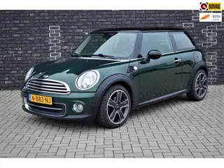 Mini Cooper 1.6 | British racing green | Clima | Stoel verw. | 17" Lmv