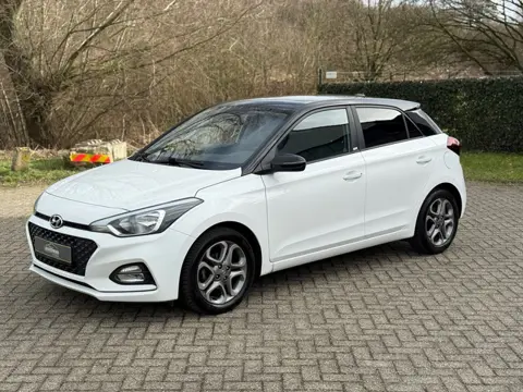 Hyundai I20 1.2i Black Edition CAMERA I PDC I VOLL DEALER I CLIMA I STOELVER