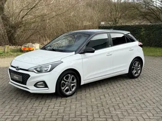 Hyundai I20 1.2i Black Edition CAMERA I PDC I VOLL DEALER I CLIMA I STOELVER
