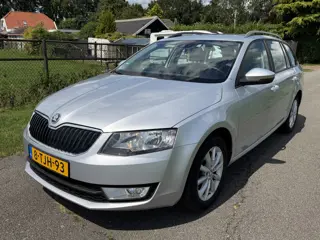 Škoda Octavia Combi 1.2 TSI Greentech Active Navi/PDC/ECC/Cruise