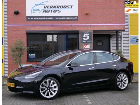 Tesla Model 3 Standard RWD Plus 60 kWh. autopilot. SOH 88,1%. zeer mooi