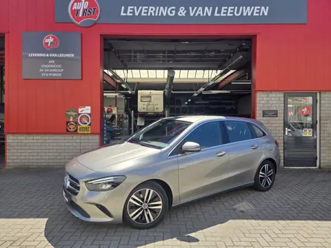 Mercedes-Benz B-klasse 180 Business Solution Automaat/ Parkeersensoren V+A/ Stoelverwarming/ Navigat