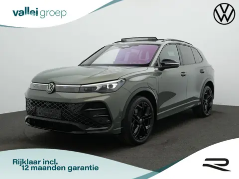 Volkswagen Tiguan 1.5 eHybrid 204 pk R-Line | Panoramadak | Trekhaak | Adaptief onderstel | Head-up 