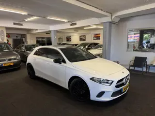 Mercedes-Benz A-Klasse 180 Bns Solution*Carplay*Camera*Led*Velgen