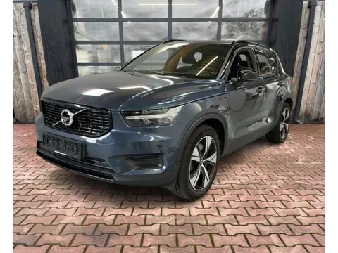 Volvo XC40 1.5 T4 Recharge R-Design PHEV | LED | Trekhaak | 360 camera | Elek. stoelen + mermory | S