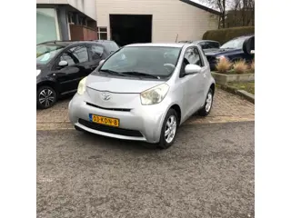 Toyota iQ 1.0 VVTi Comfort.Zeer nette en prima rijdende iQ,Electr pakket Enz enz. Apk 19-09-2026
