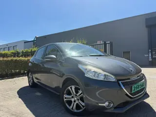 Peugeot 208 1.6 e-HDi Allure Panorama/Clima 6Bak (bj 2014)