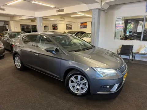 SEAT Leon 1.0 EcoTSI Style*Camera*Xenon*Carplay*Velgen