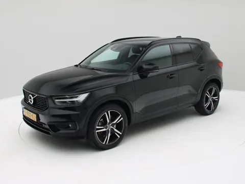 Volvo XC40 1.5 T5 Recharge R-Design 261pk / Carplay / Trekhaak / Navi / Origineel NL