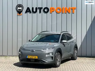 Hyundai Kona EV Premium 64 kWh SOH97%|1E EIG DEALEROND|HEADUP|STOEL&STUURVRM+VERKOELING|LEDER|BLINDS