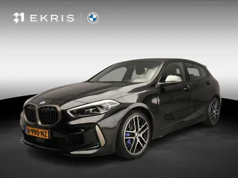 BMW 1 Serie 5-deurs M135i xDrive M-Sportpakket | LED | HUD | Sportstoelen | Stoelverwarming | Keyles