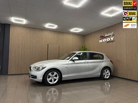 BMW 1-serie 118i High Executive Sport * 1e Eig / Dealer onderhouden / Xenon / Leder / Navigatie *