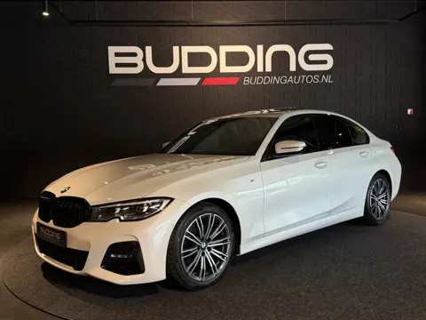 BMW 3-serie 320i High Exe | M-sport | Schuifdak | Leder