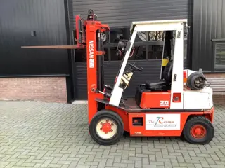 Nissan 2 tonner automaat freelift