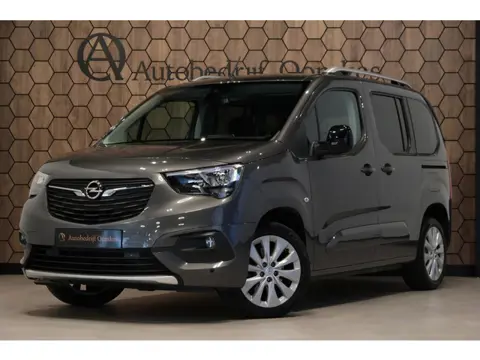 Opel Combo Tour LIFE 1.2 Turbo L1H1 Edition *53.247km* 4 NIEUWE ALL-Season Banden Navi/Camera/2x PDC