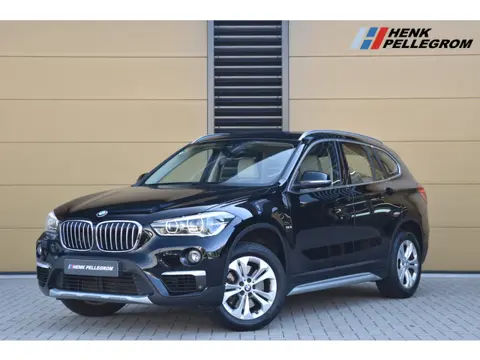 BMW X1 sDrive20i High Executive * LED * Leder * Head-up * Stoelverwarming * X-Line *