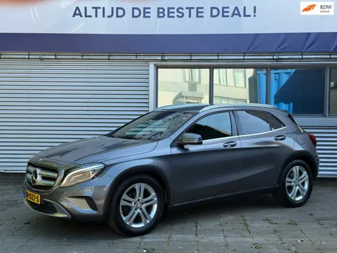 Mercedes-Benz GLA-klasse 180 Prestige l Xenon l Airco l VDOH l IZGST l