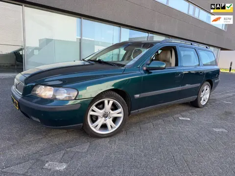 Volvo V70 2.4 Comfort 7 P CLIMAT AUTOMAAT BJ 8-2001 APK 9-2026