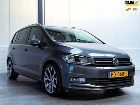Volkswagen Touran 1.4 TSI Connected Series 7p|Camera|Stoelverwarming