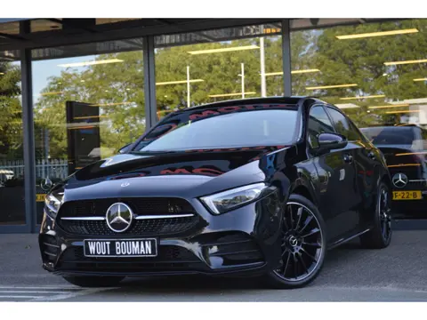 Mercedes-Benz A-Klasse 250 e AMG Multibeam Panorama Memory Distronic Burmester Camera 360 Head-Up Au
