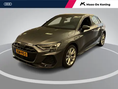 Audi A3 Sportback 40 TFSIe 204pk S-tronic S edition · Apple/Andropid Car Play · Camera · Navigatie ·