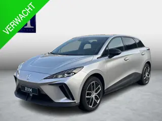 MG MG4 Electric Luxury 64 kWh |LONG RANGE | 12.000KM! | 7 JAAR GARANTIE BIJ MG| SUPER COMPLETE AUTO|