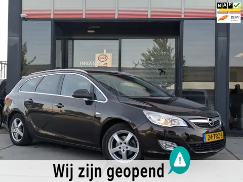 Opel Astra Sports Tourer 1.4 Turbo Cosmo LPG G3 - Leder - Trekhaak - Stoelverwarming - 2012