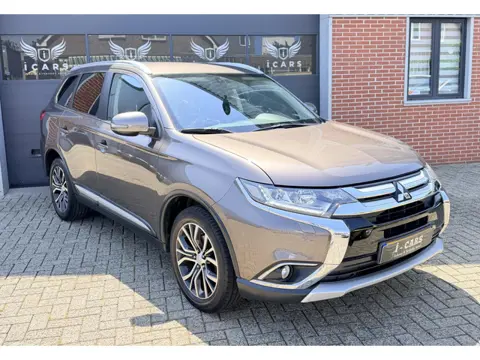 Mitsubishi Outlander 2.0 Executive Edition 7 pers. Dealer onderhouden