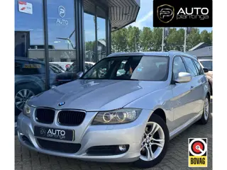 BMW 3-serie Touring 318i Luxury Line 143PK | AUTOMAAT | NL AUTO | Trekhaak | Bi-Xenon | Navigatie | 