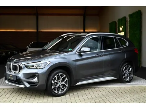 BMW X1 SDrive20i - Adaptive Cruise Control - Panoramadak - HUD - Leren Sportstoelen - Achteruitrijca