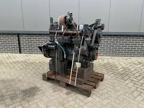 AGCO Sisu Power 8.4 Liter 6 cilinder motor (bj 2004)