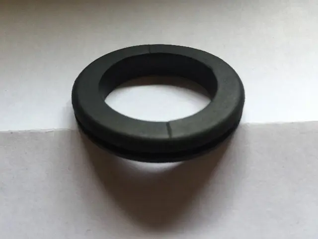 90466466 Doorvoerrubber Opel Corsa B
